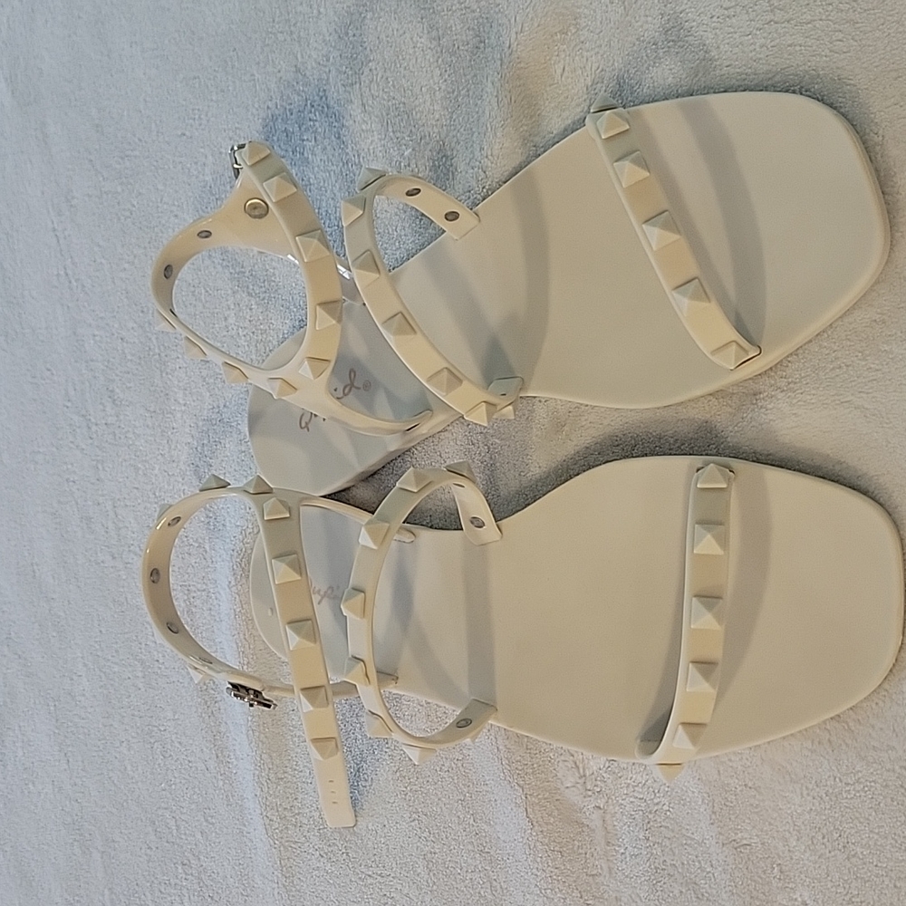 Off white jelly sandals